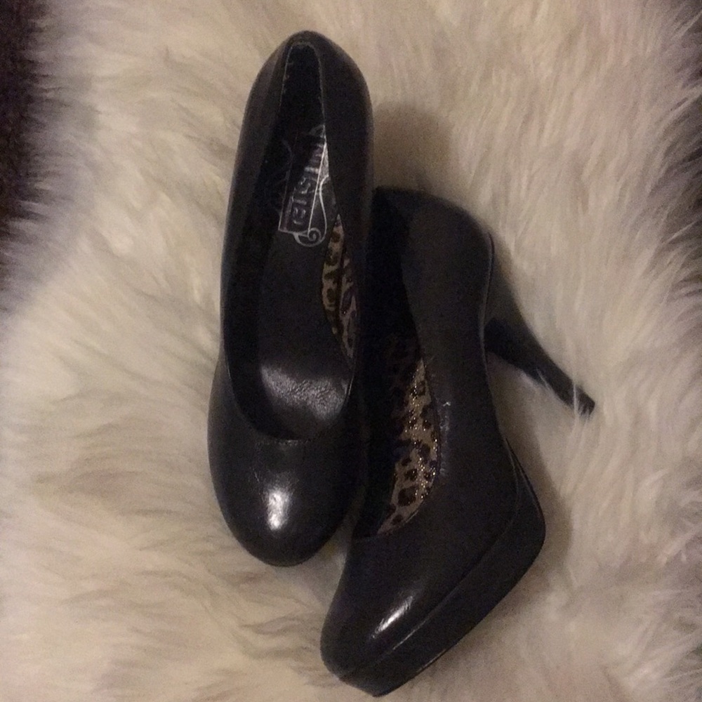 Unlisted high heels 👠